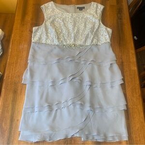 Jessica Howard NWT 22W Light Gray Lace and Chiffon Cocktel Dress Jeweled Waist